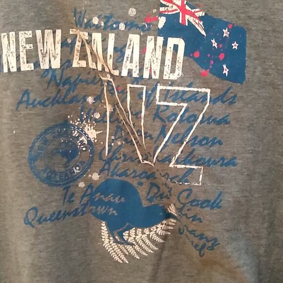 T shirt New Zealand print. Size Small - Picture 3 of 7